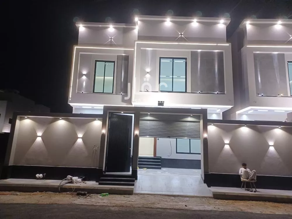 8 bedroom villa in Al Rahmaniyyah 1