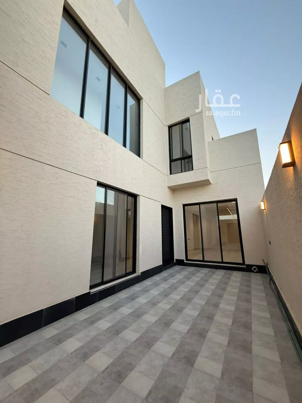 فيلا 6 غرف في المهدية 5