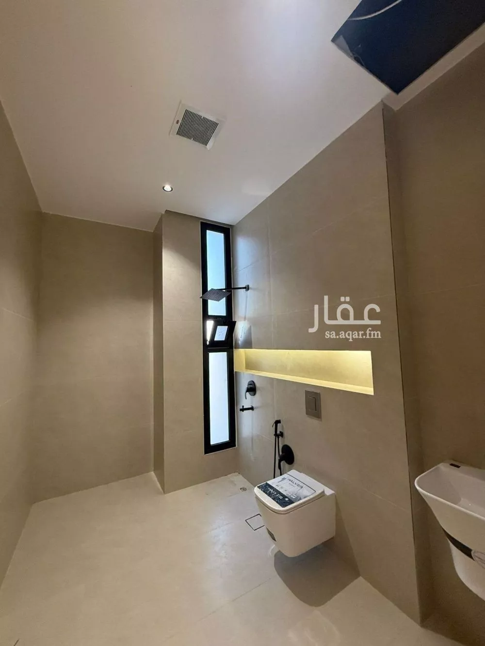 6 bedroom villa in Al Mahdiyyah 3