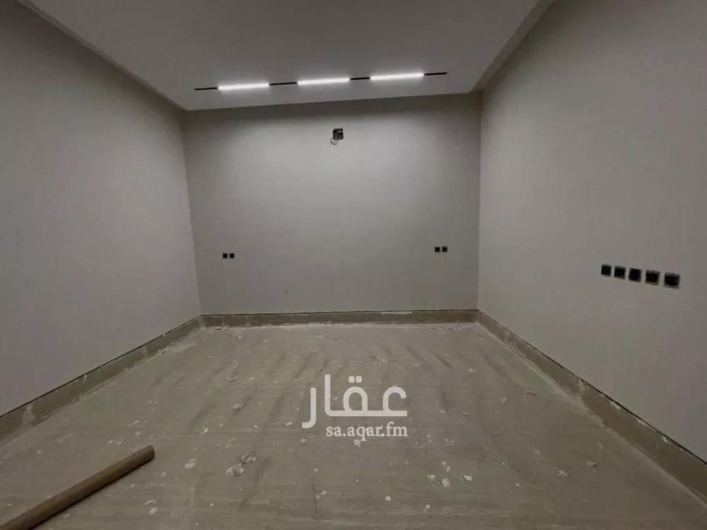 3 bedroom floor in Al Aridh 2