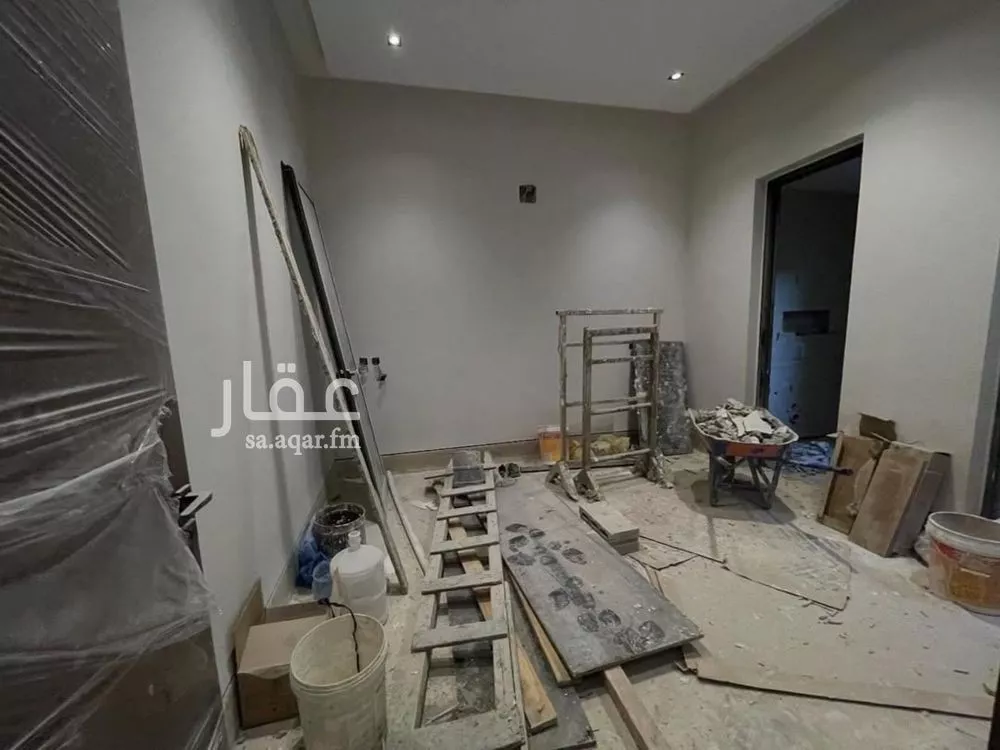 3 bedroom floor in Al Aridh 5