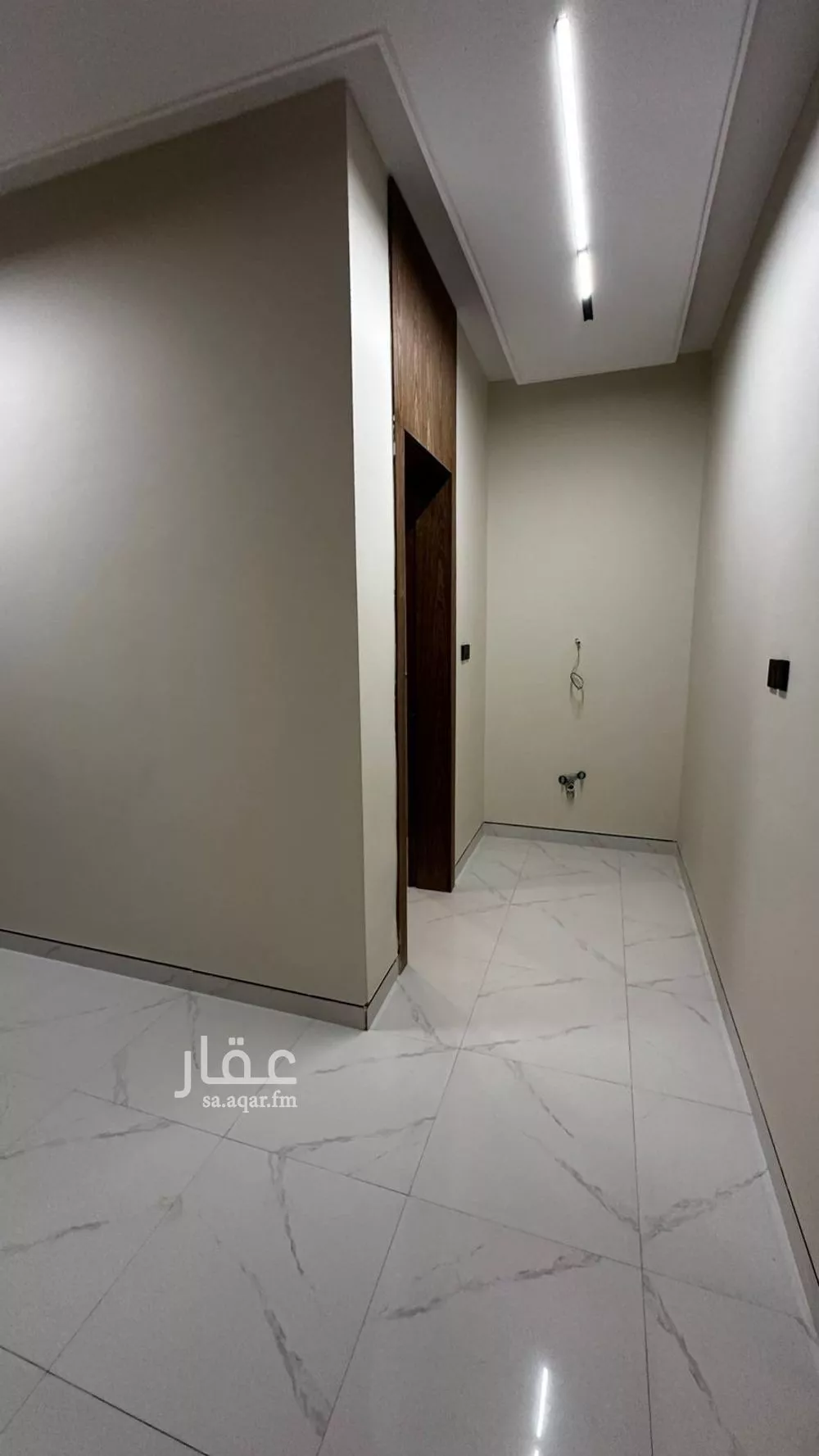 900 sqm building in Dhahrat Laban 2