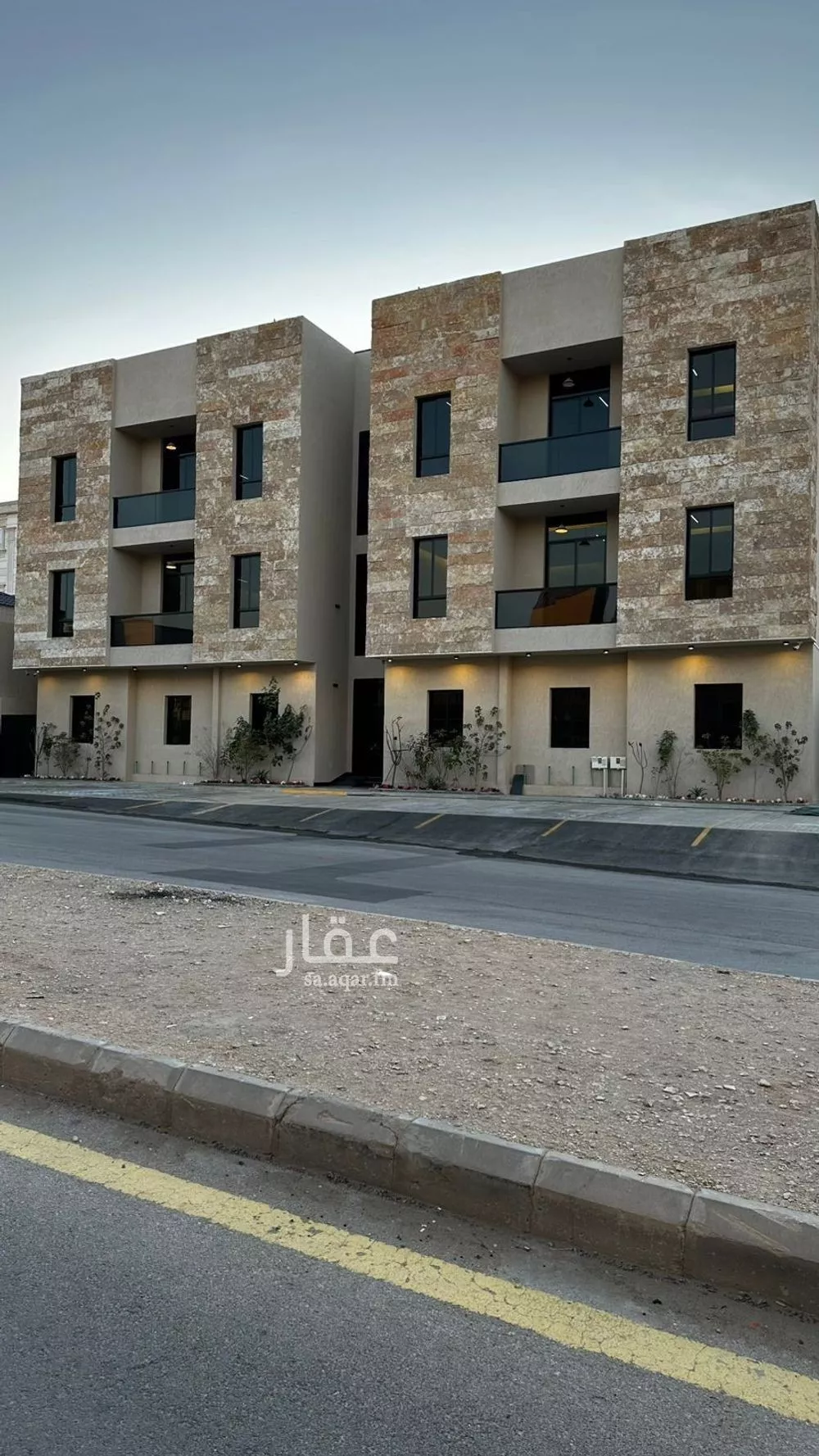 900 sqm building in Dhahrat Laban 1