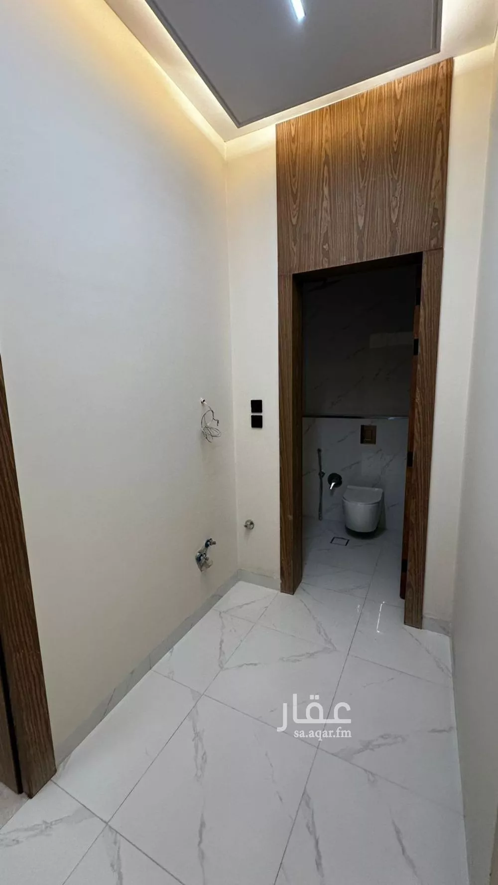 900 sqm building in Dhahrat Laban 3