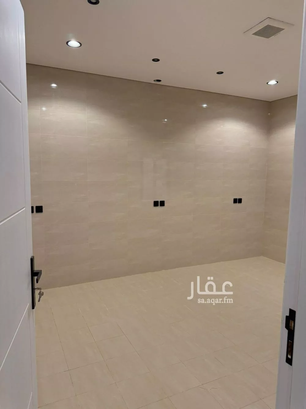 فيلا 4 غرف في الجنادرية 2