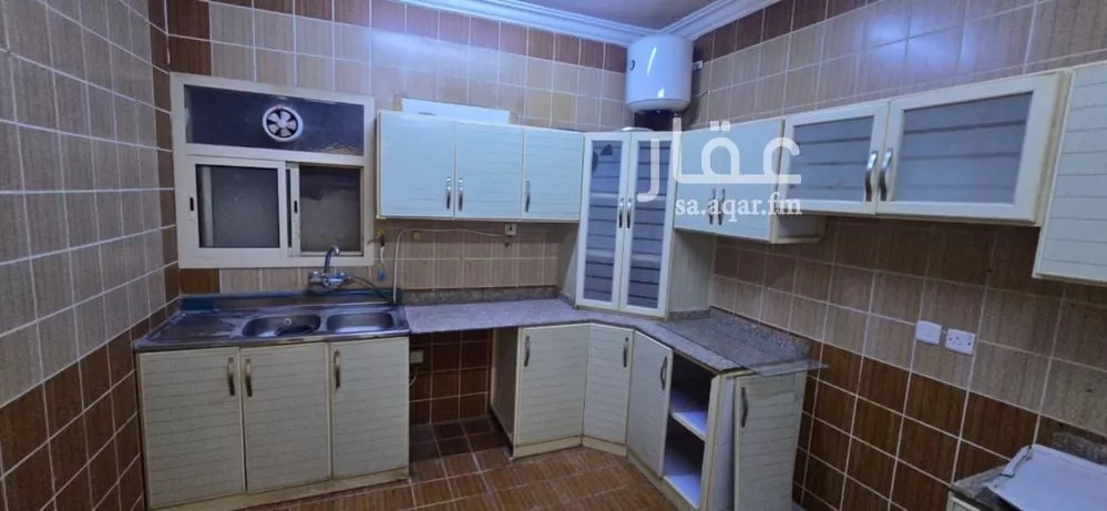 شقة 3 غرف في الرمال 1