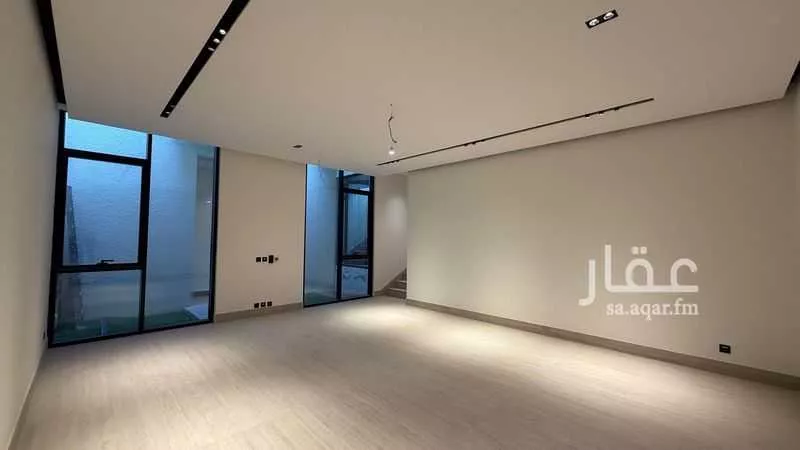 فيلا 5 غرف في الملقا 3