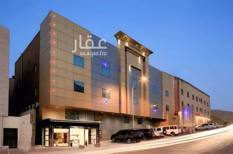 عمارة 610 م² في الضباط 1