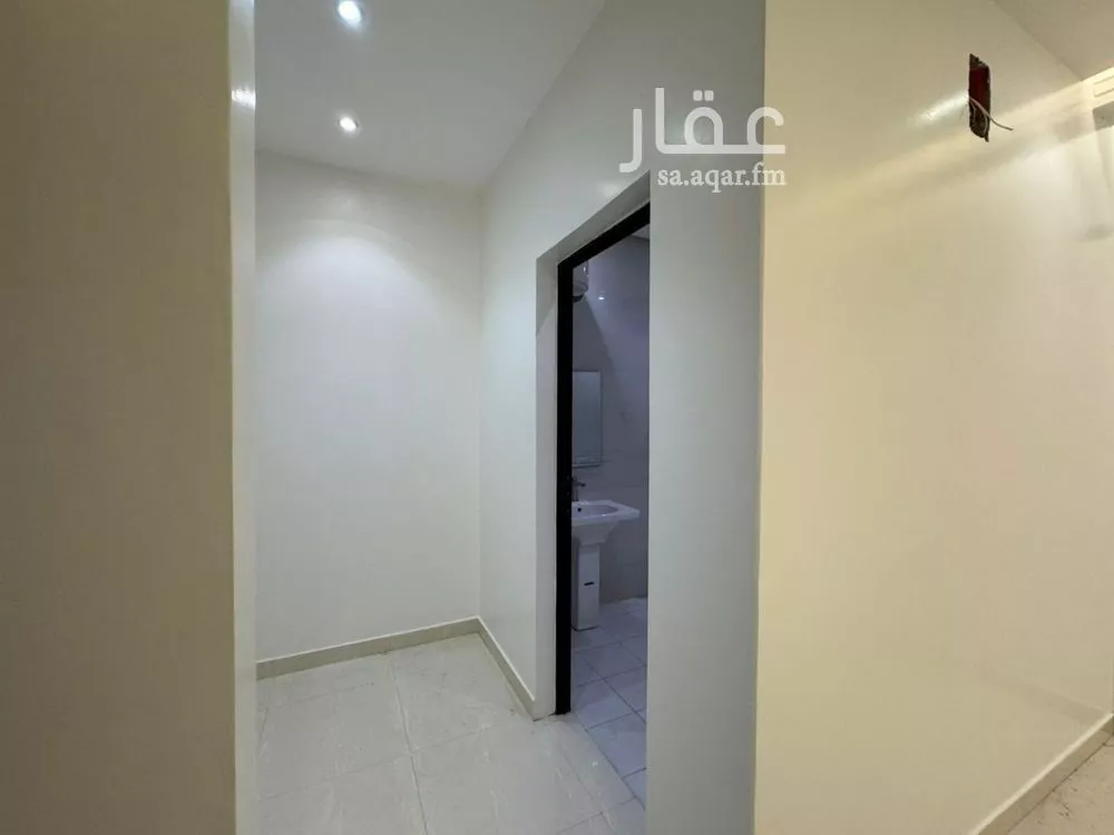 فيلا 10 غرف في النرجس 1