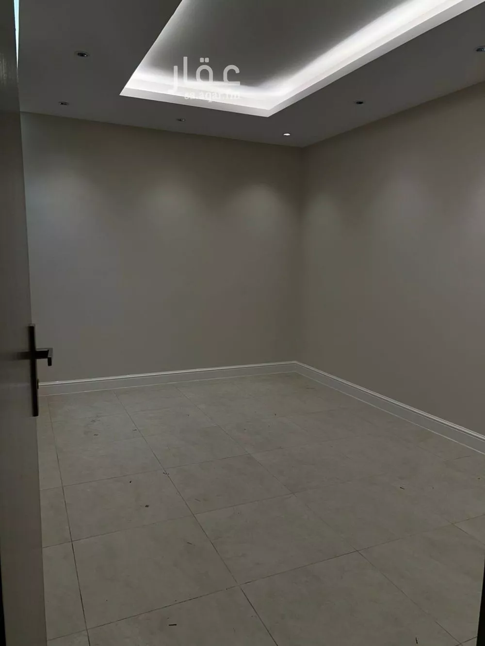 شقة 3 غرف في الملقا 3