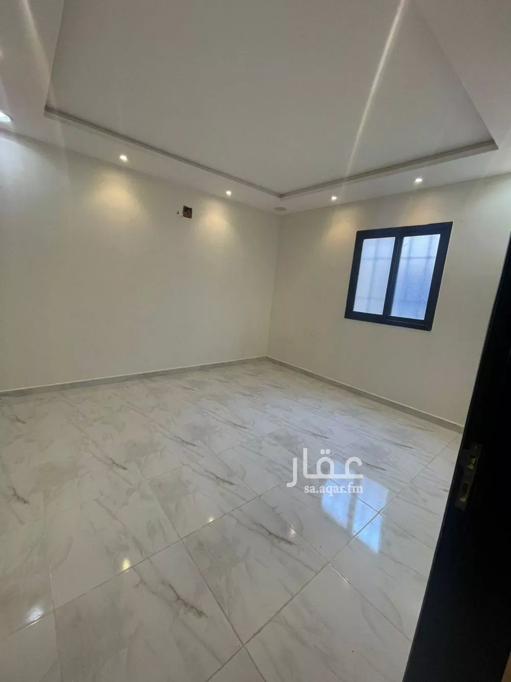 شقة 2 غرف في الرمال 3