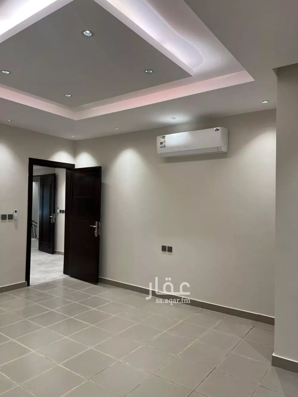 شقة 3 غرف في الملقا 4