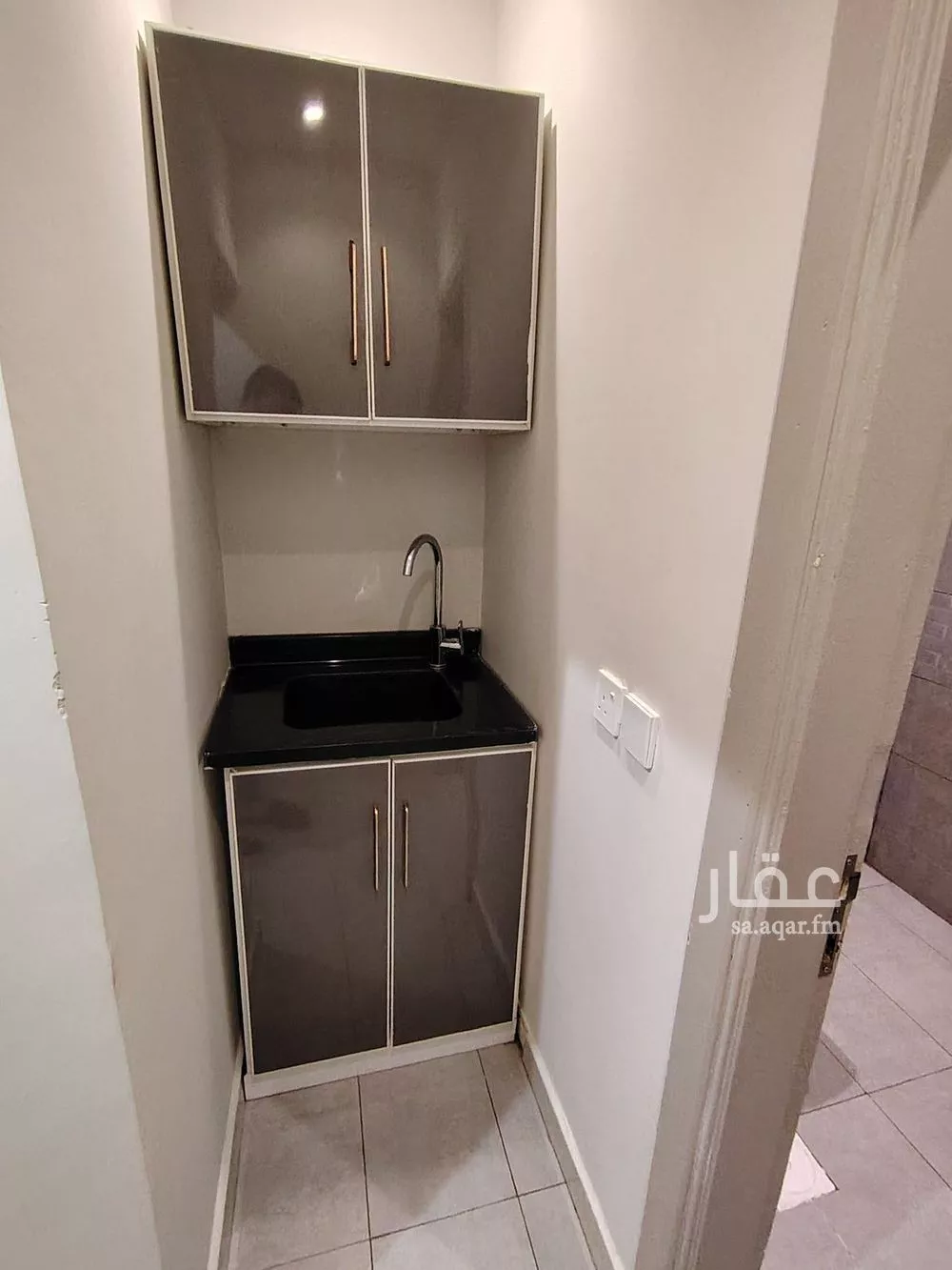 شقة 1 غرف في العقيق 4