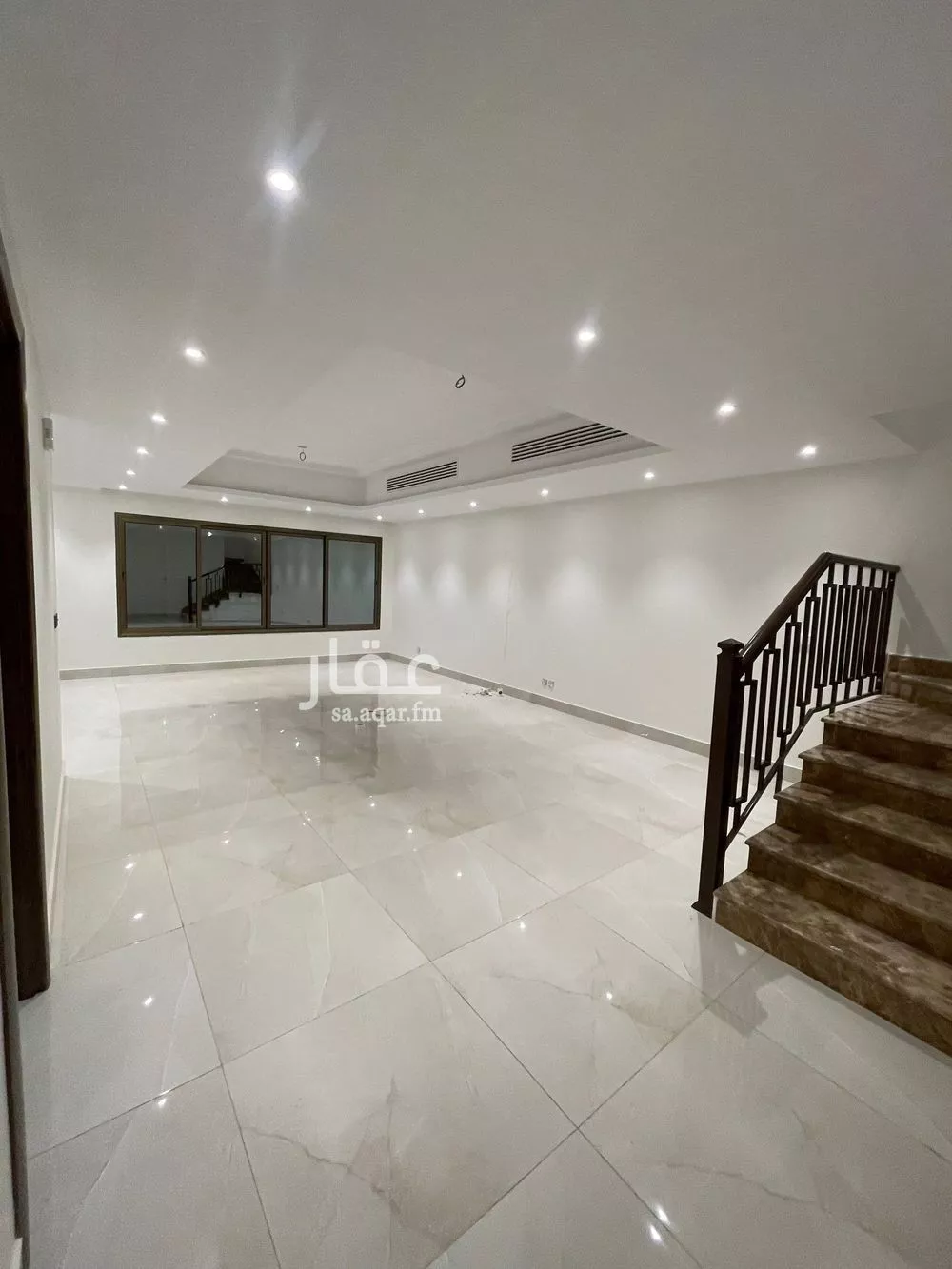 5 bedroom apartment in Al Bandariyah 3