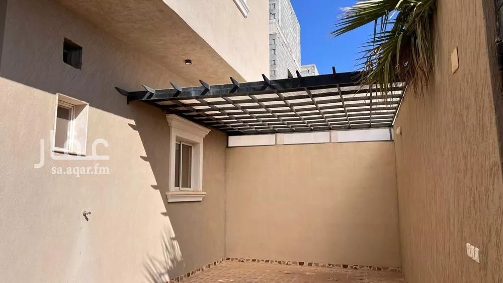 عمارة 550 م² في الملك فهد 5