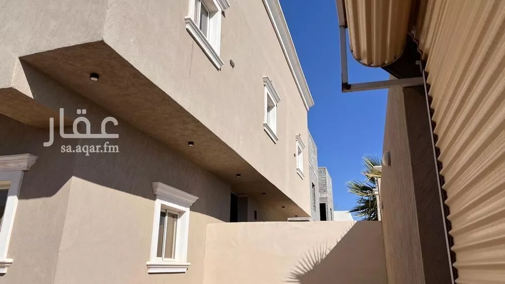 عمارة 550 م² في الملك فهد 4