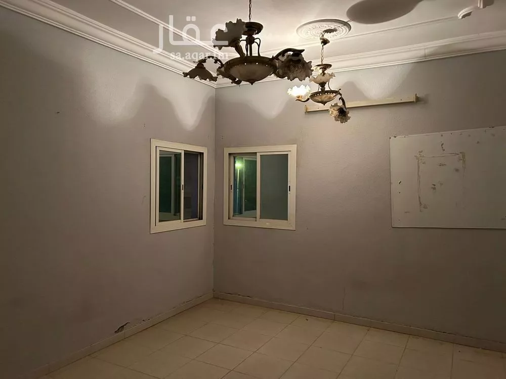 عمارة 583 م² في الخالدية 5