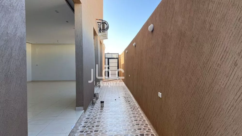 عمارة 550 م² في المطار 4