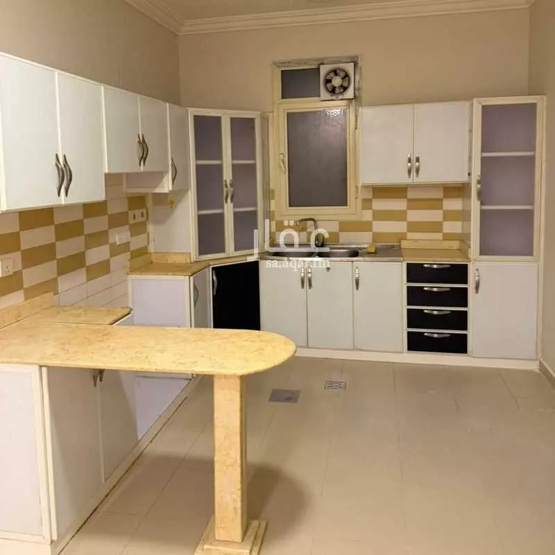 شقة 2 غرف في النزهة 4