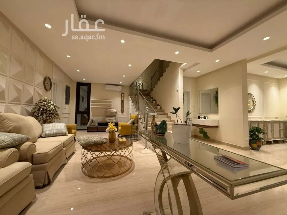 فيلا 4 غرف في العارض 3