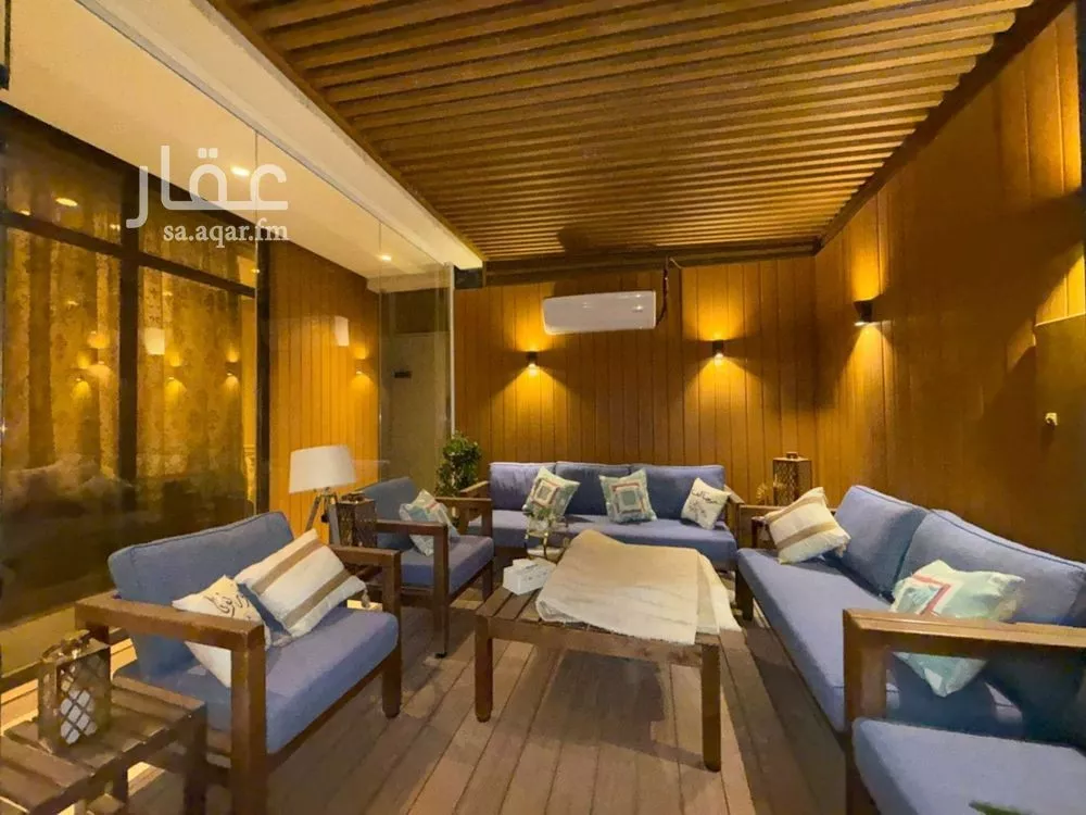 فيلا 4 غرف في العارض 1