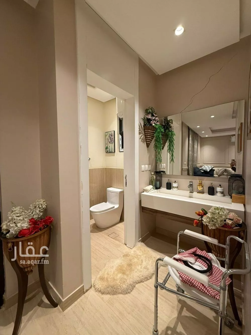 فيلا 4 غرف في العارض 2