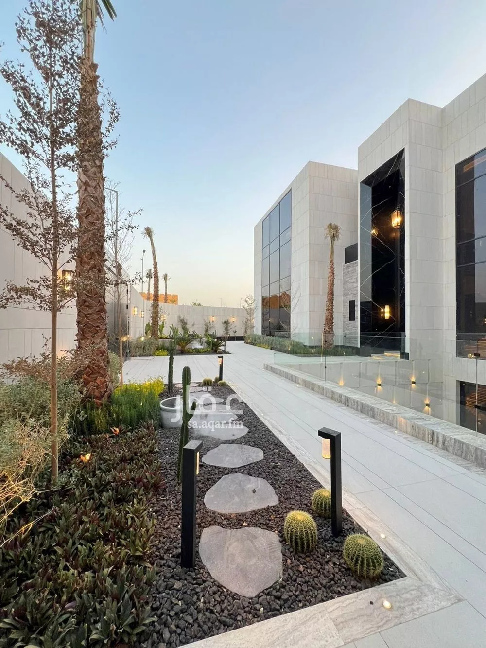 فيلا 5 غرف في الملقا 4