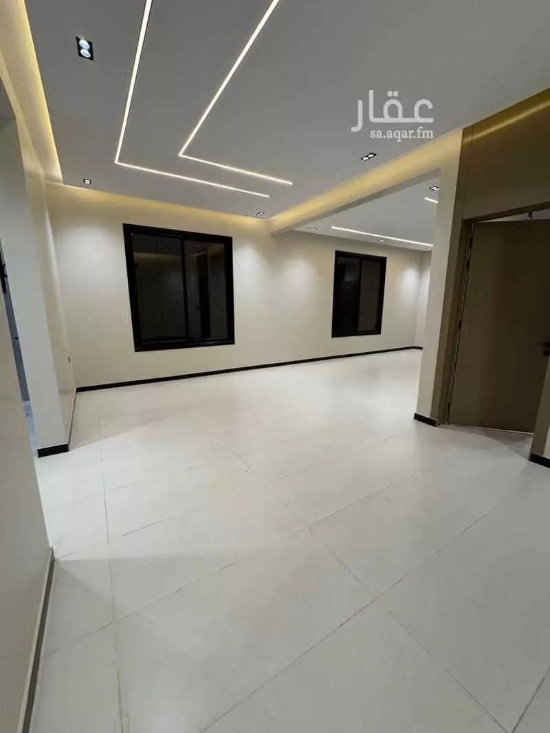 4 bedroom floor in Al Janadriyah 4