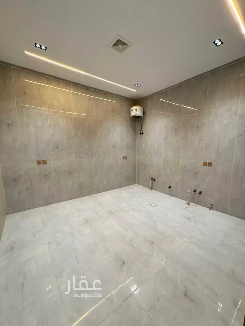 4 bedroom floor in Al Janadriyah 5