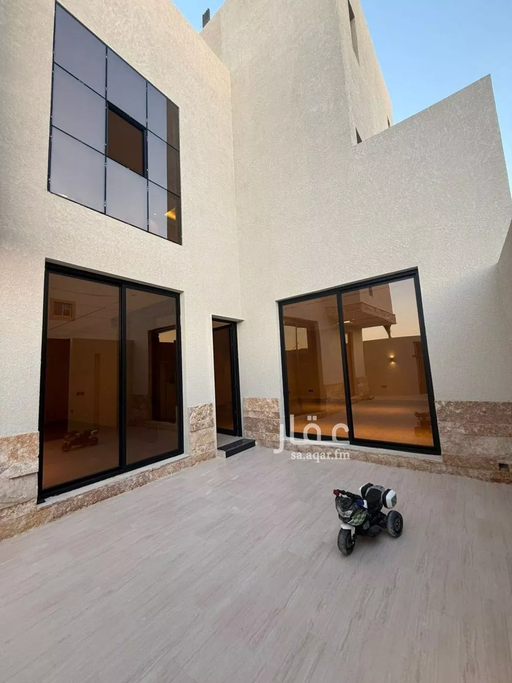 فيلا 6 غرف في المهدية 5