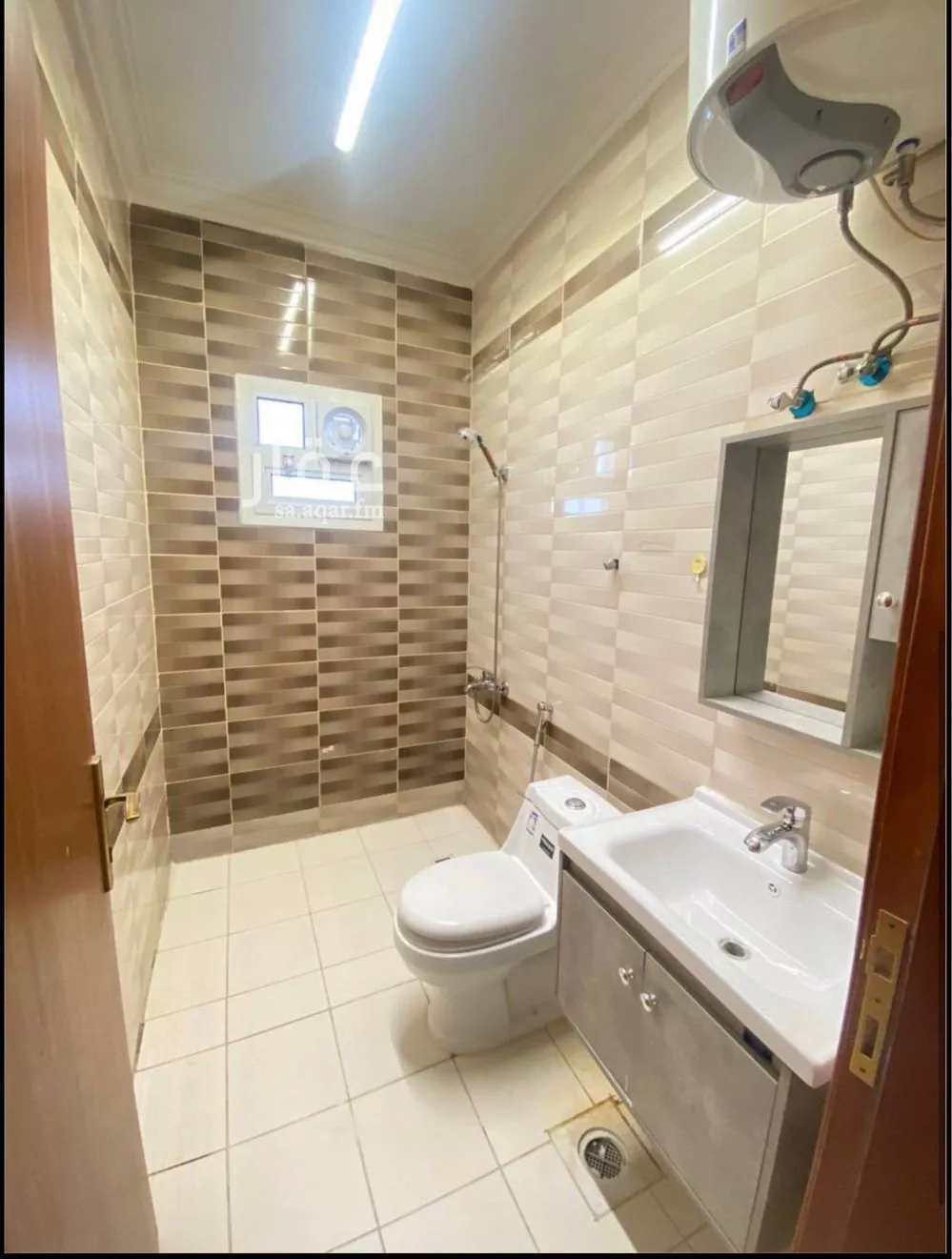 شقة 2 غرف في الملقا 4