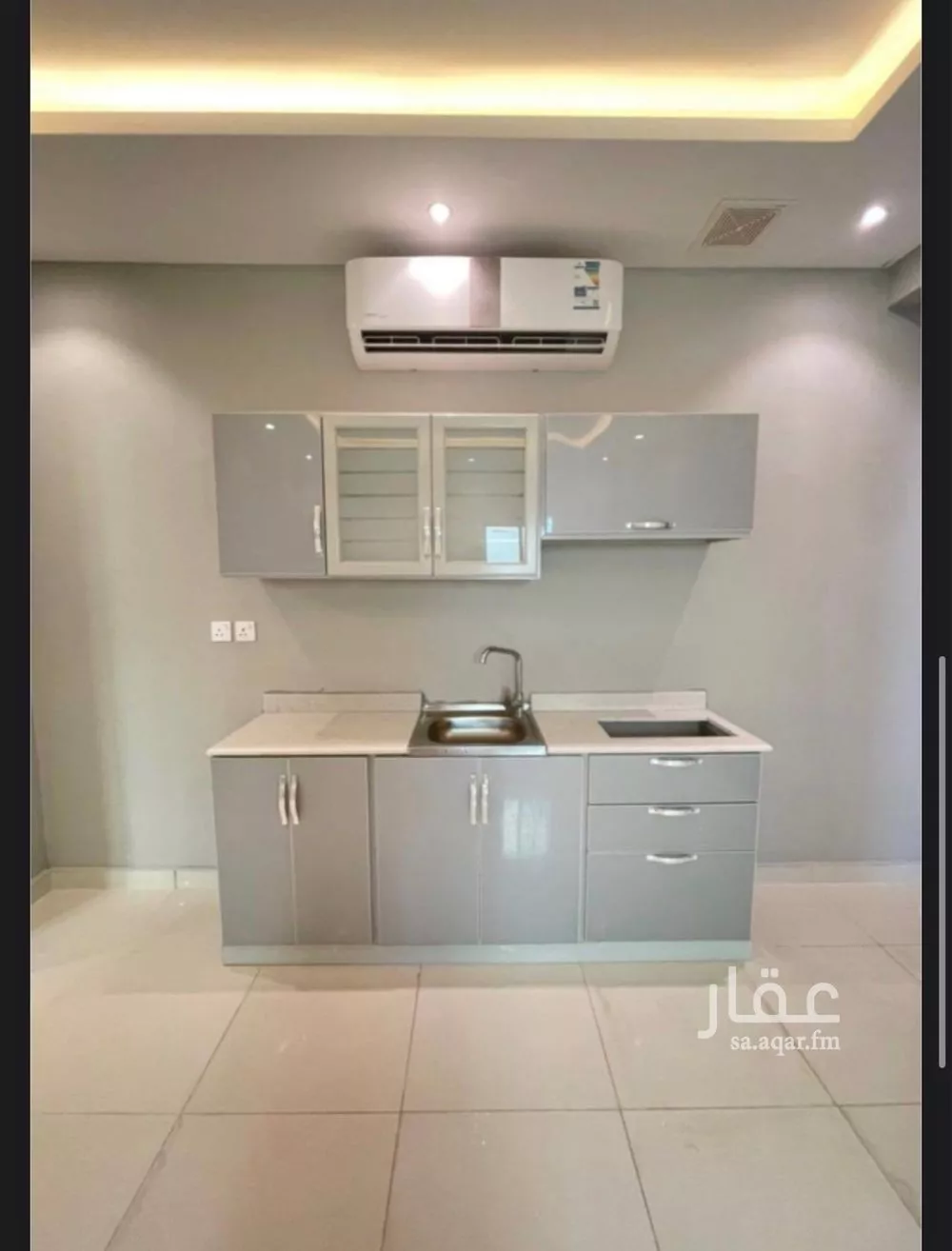 شقة 1 غرف في الملقا 5