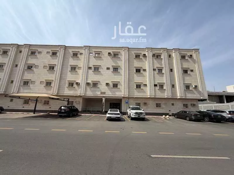 4 bedroom apartment in Al Rawabi, Riyadh 18