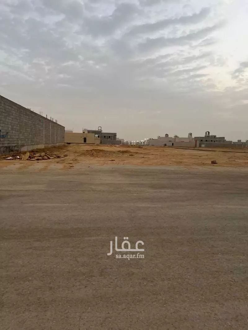 900 sqm land in Dahiat Namar 2