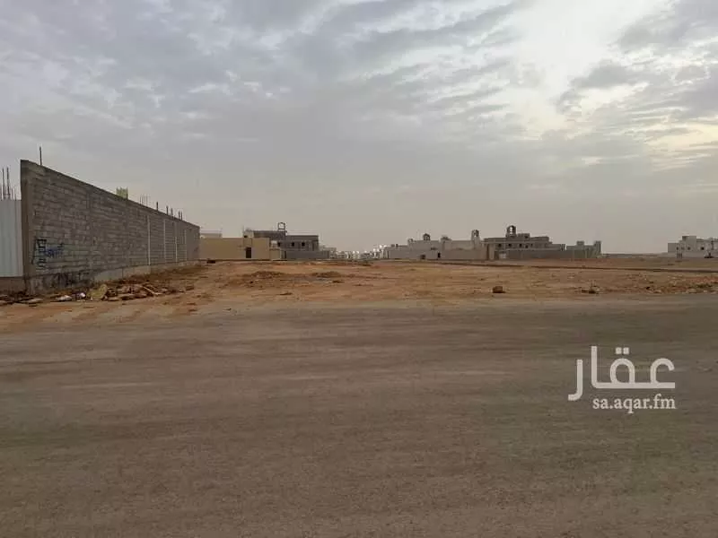 900 sqm land in Dahiat Namar 4