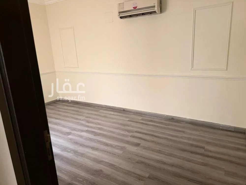 3 bedroom floor in Tuwaiq 4