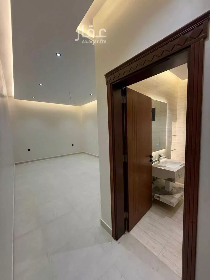 8 bedroom villa in Jeddah 4