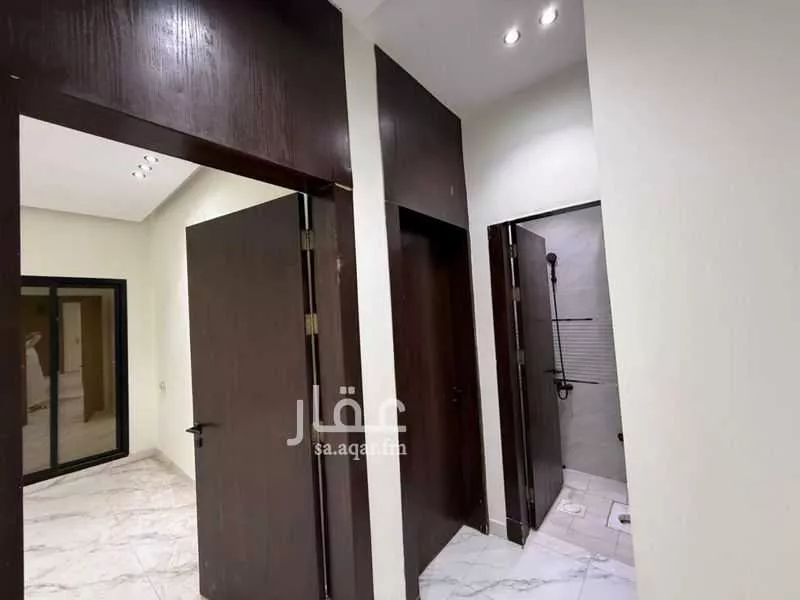 5 bedroom floor in Al Aziziyah 3