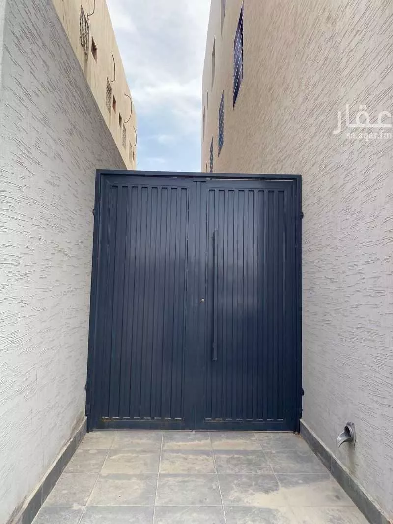 5 bedroom apartment in Al Maizilah 5
