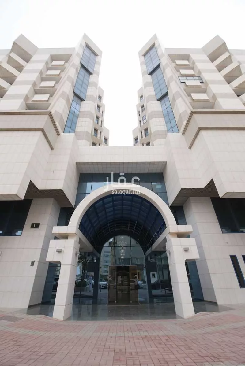 650 sqm office in Al Olaya 2