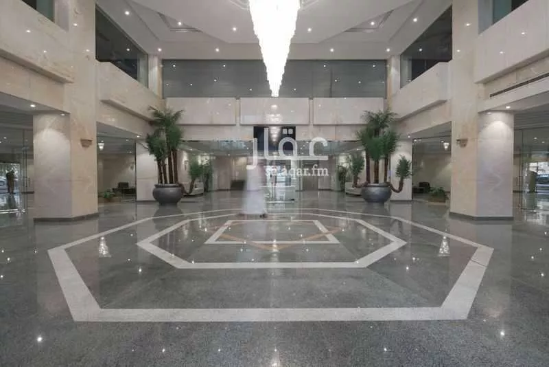 650 sqm office in Al Olaya 4