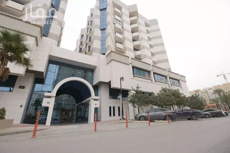 650 sqm office in Al Olaya 1