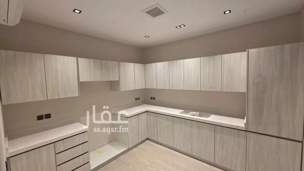 دور 3 غرف في العارض 2