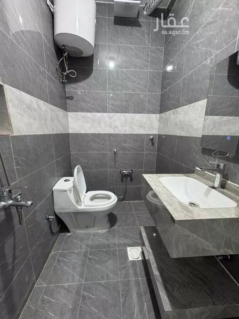 عمارة 750 م² في الخليج 5