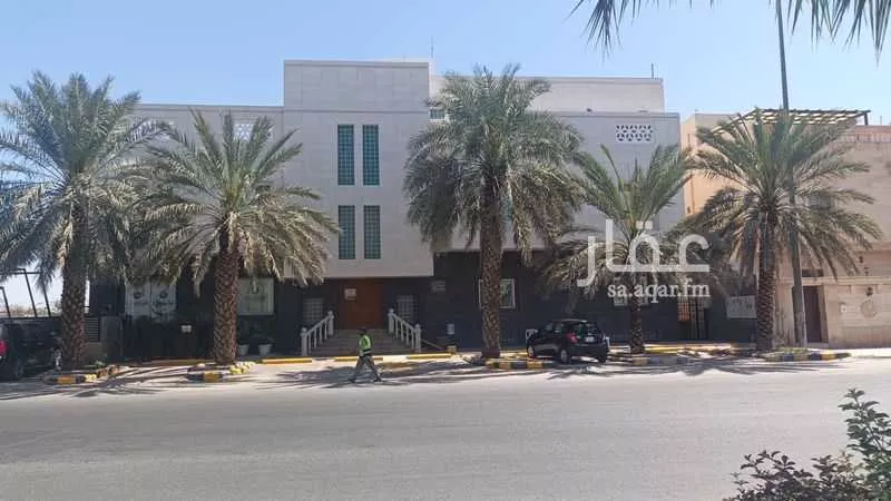 4 bedroom floor in Al Hadiqah 1