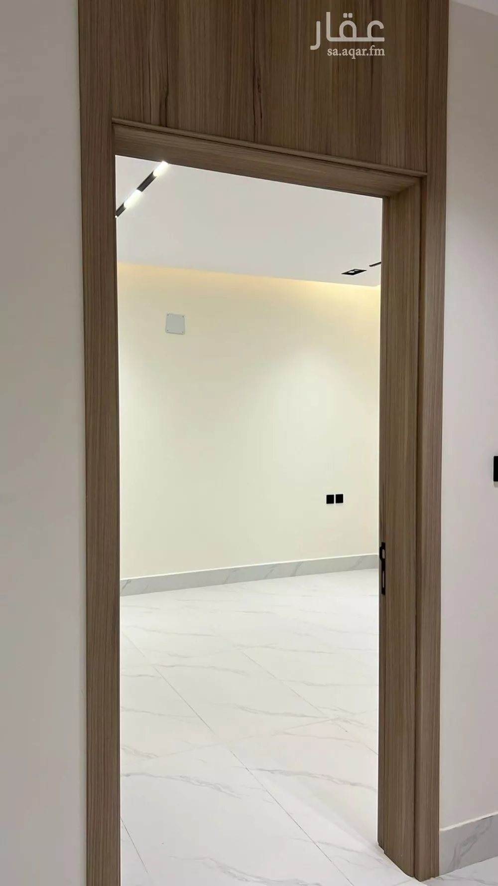 شقة 5 غرف في النظيم 3