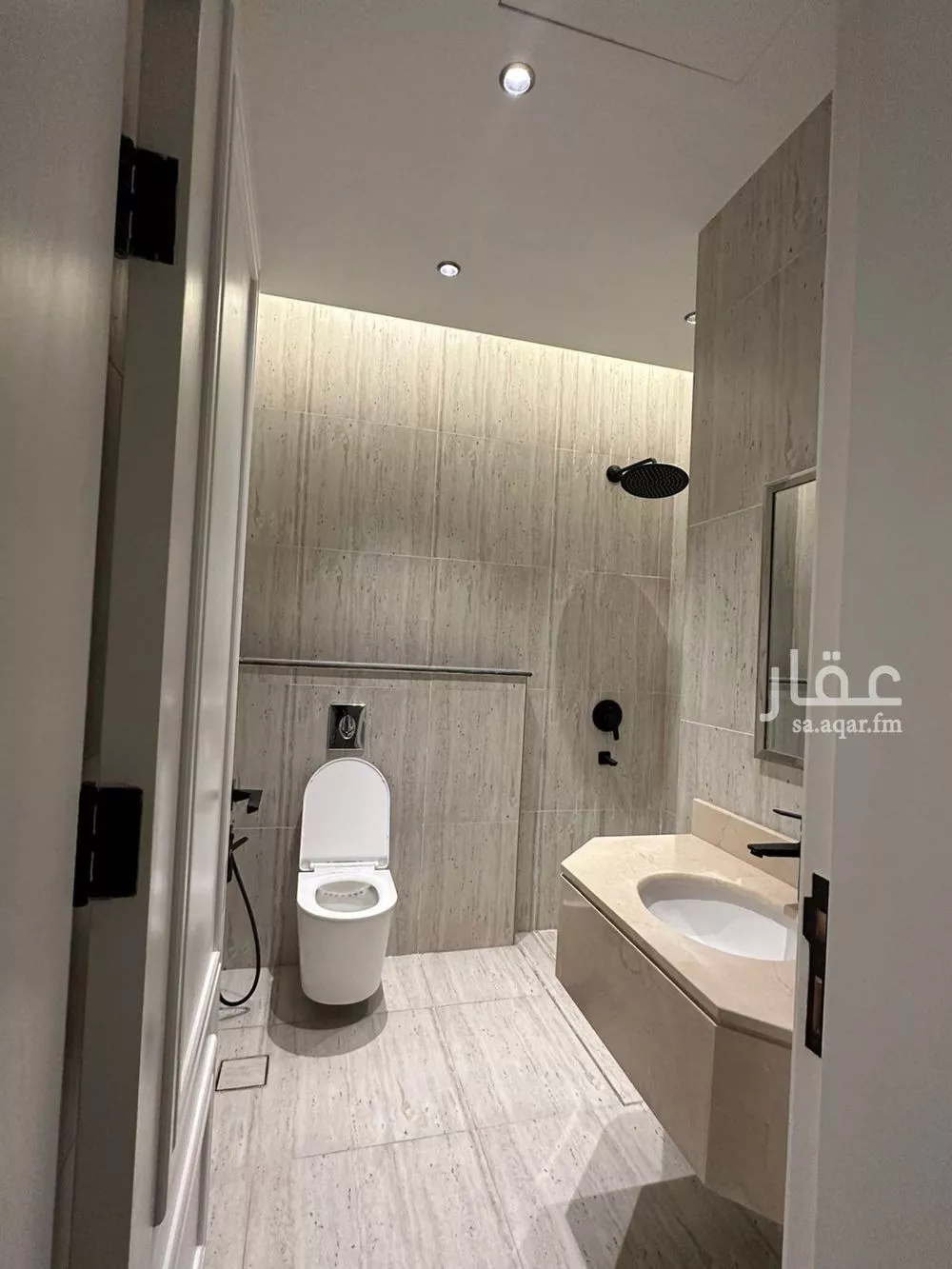 شقة 3 غرف في الملك عبدالعزيز 5