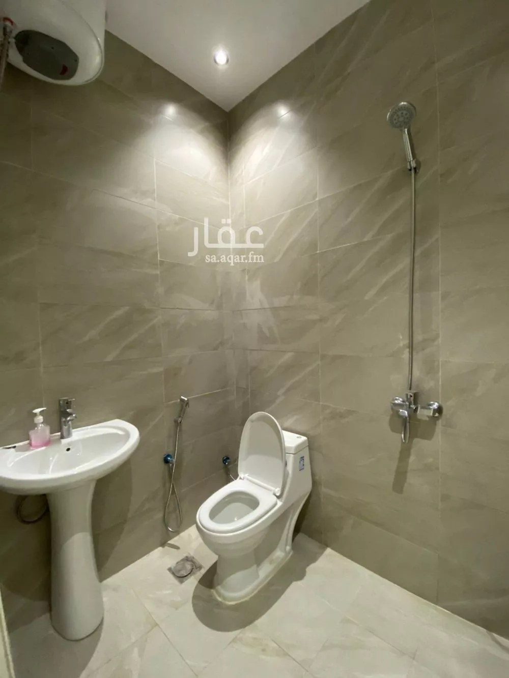 1 bedroom apartment in Dhahrat Laban 4