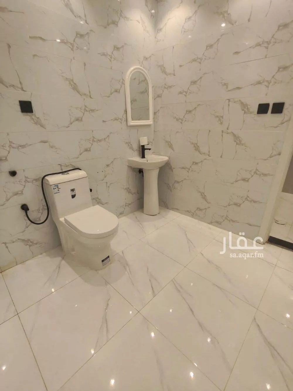 شقة 1 غرف في العقيق 2