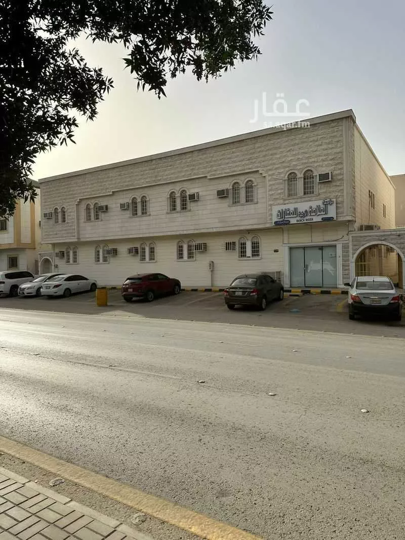 900 sqm building in King Faisal 1